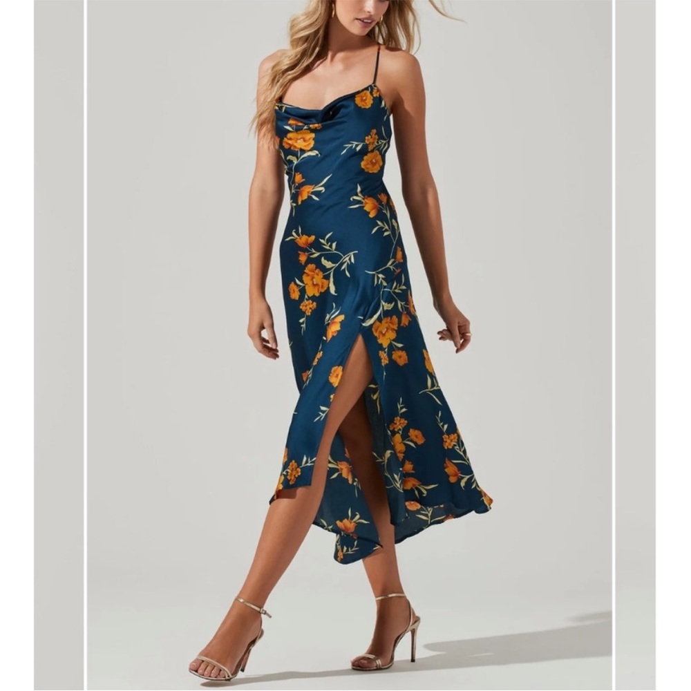 ASTR The Label Gaia Floral Midi Dress in Dark Teal-Gold Floral Size M
